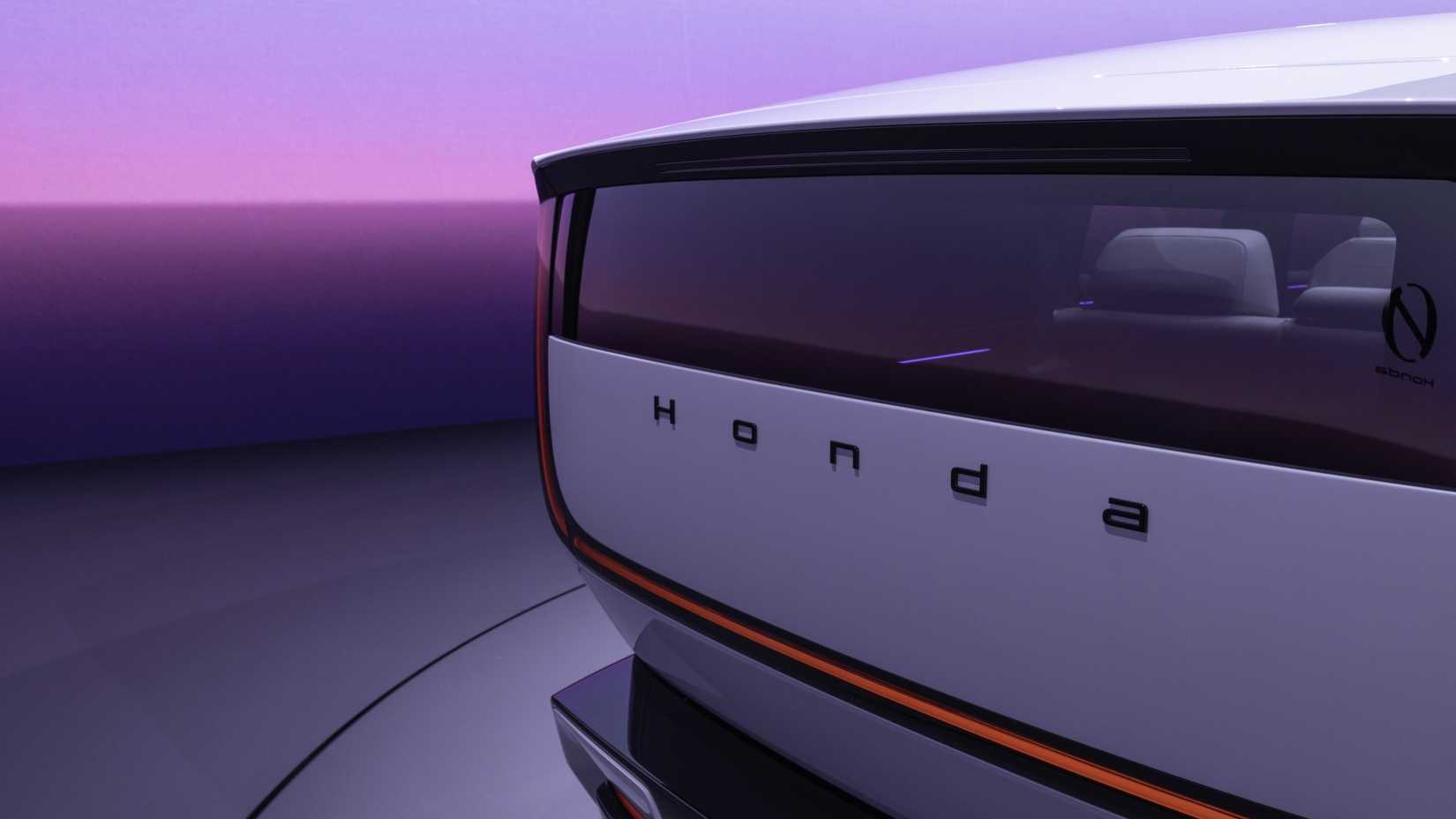 /de/images/23-honda-0-suv-prototype-debut-at-2025-ces.jpg