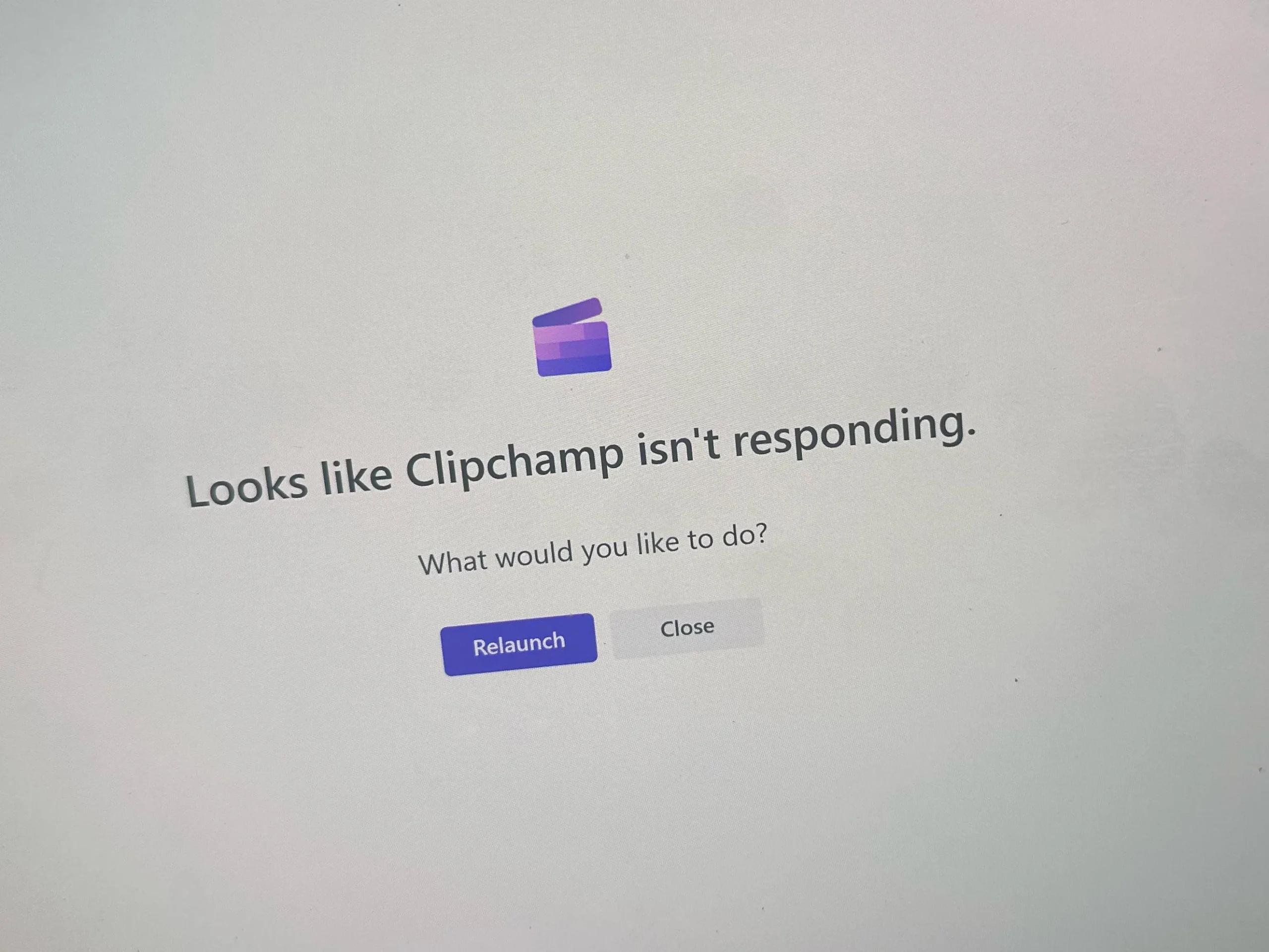/de/images/clipchamp-chrashing-error-scaled.webp