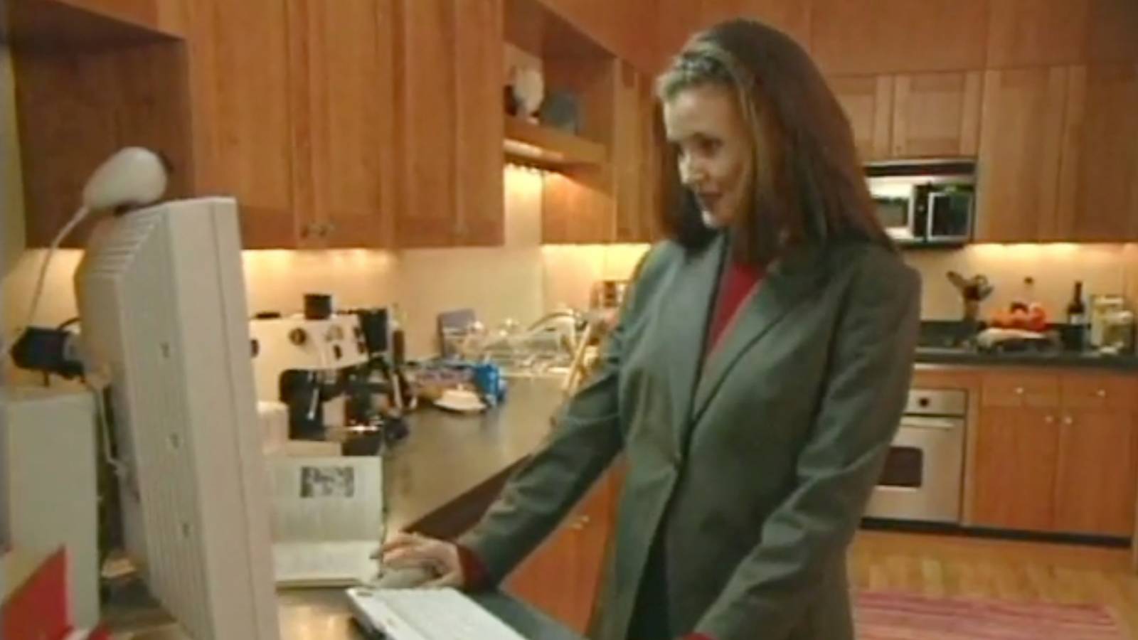 /de/images/microsoft-s-vision-for-the-smart-home-in-the-kitchen.jpg