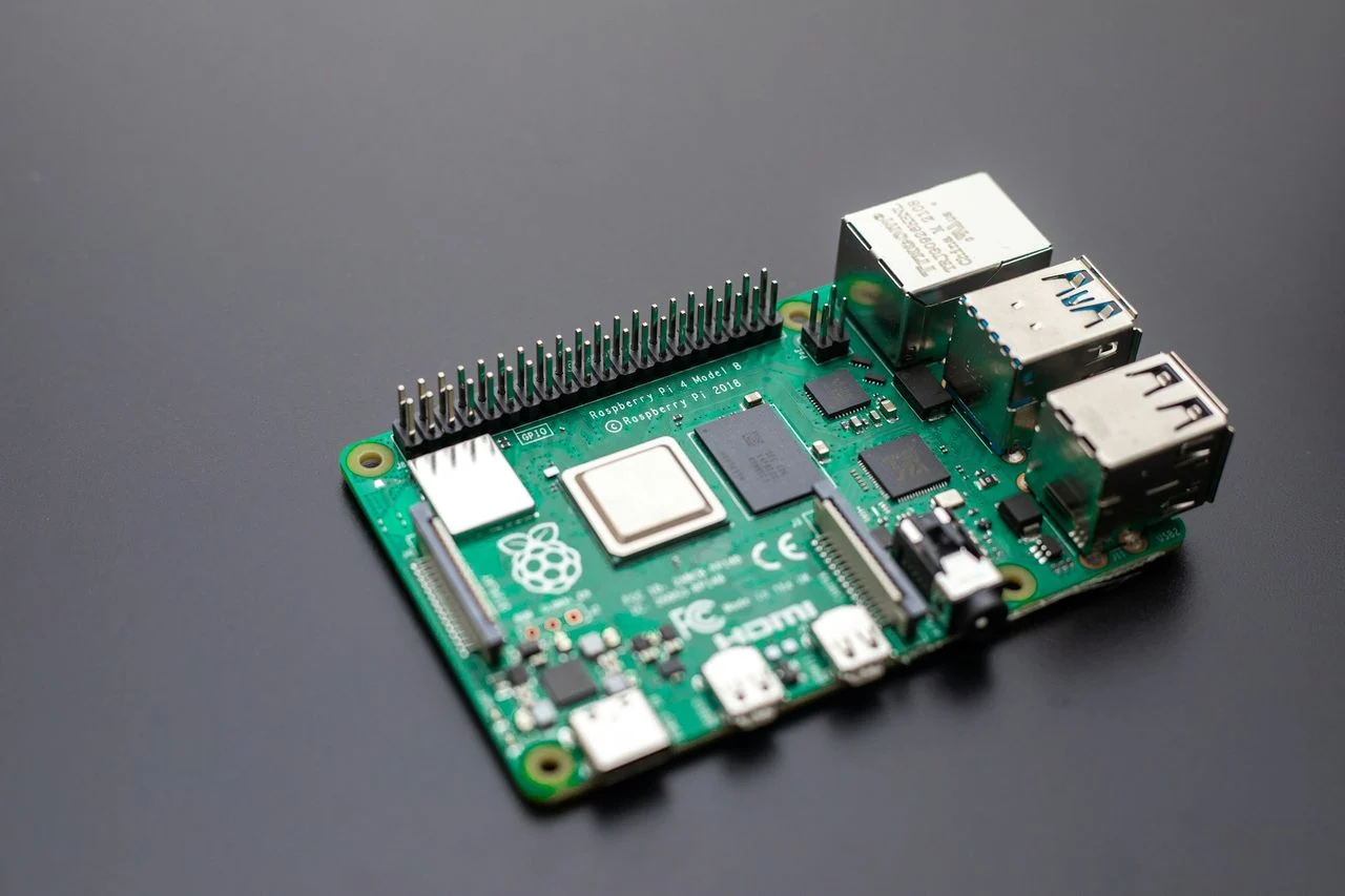 /de/images/raspberry-pi-display-module.jpg