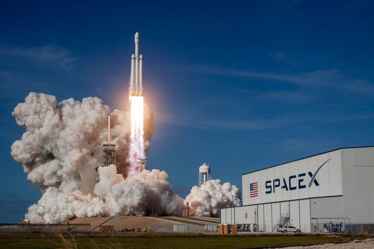 /de/images/spacex-xai-merge.jpg