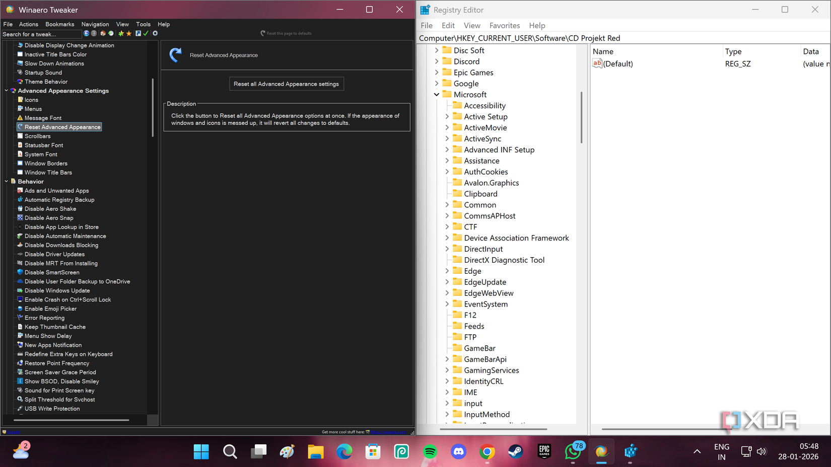/de/images/winaero-tweaker-and-regedit-open-side-by-side-in-windows-11.png