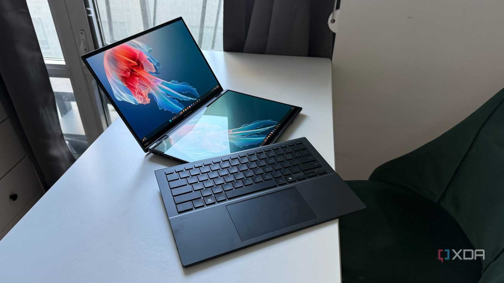 /de/images/zenbookduo1-4.jpg