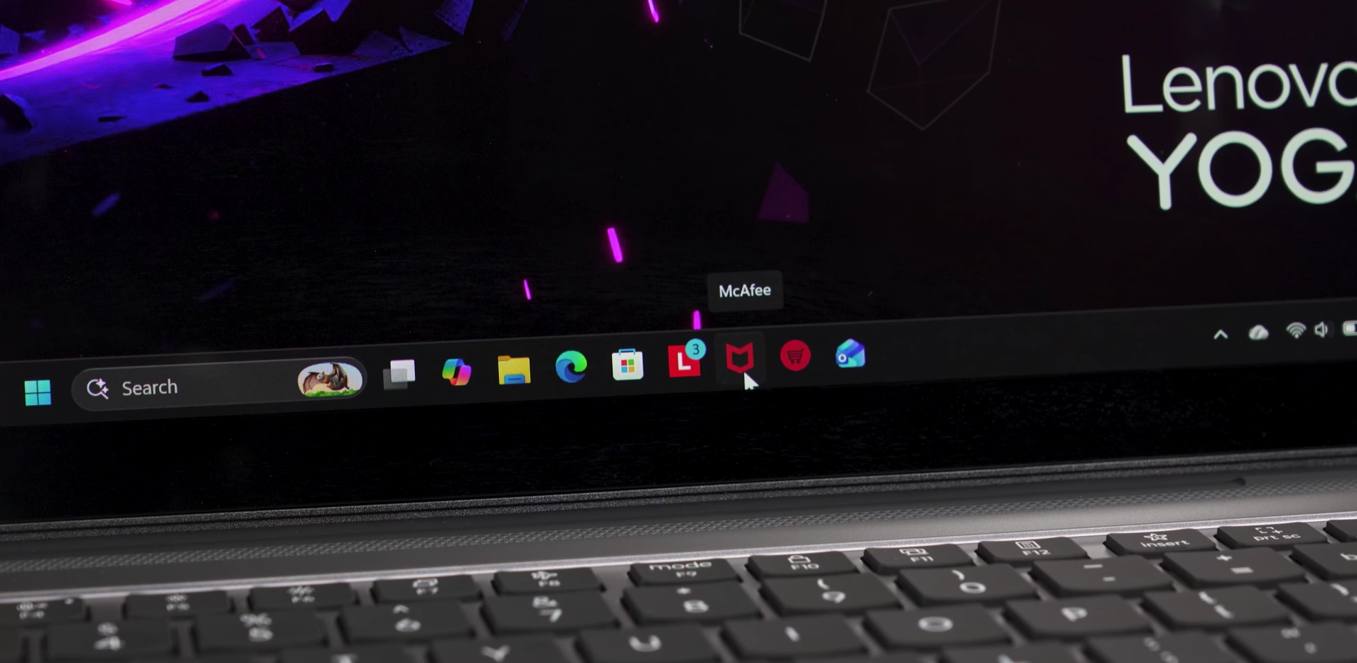 /fr/images/McAfee-preinstalled-with-Lenovo-Yoga-Pro-7i.png