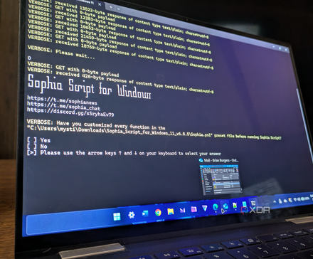 /fr/images/sophia-script-on-windows-11-laptop.png