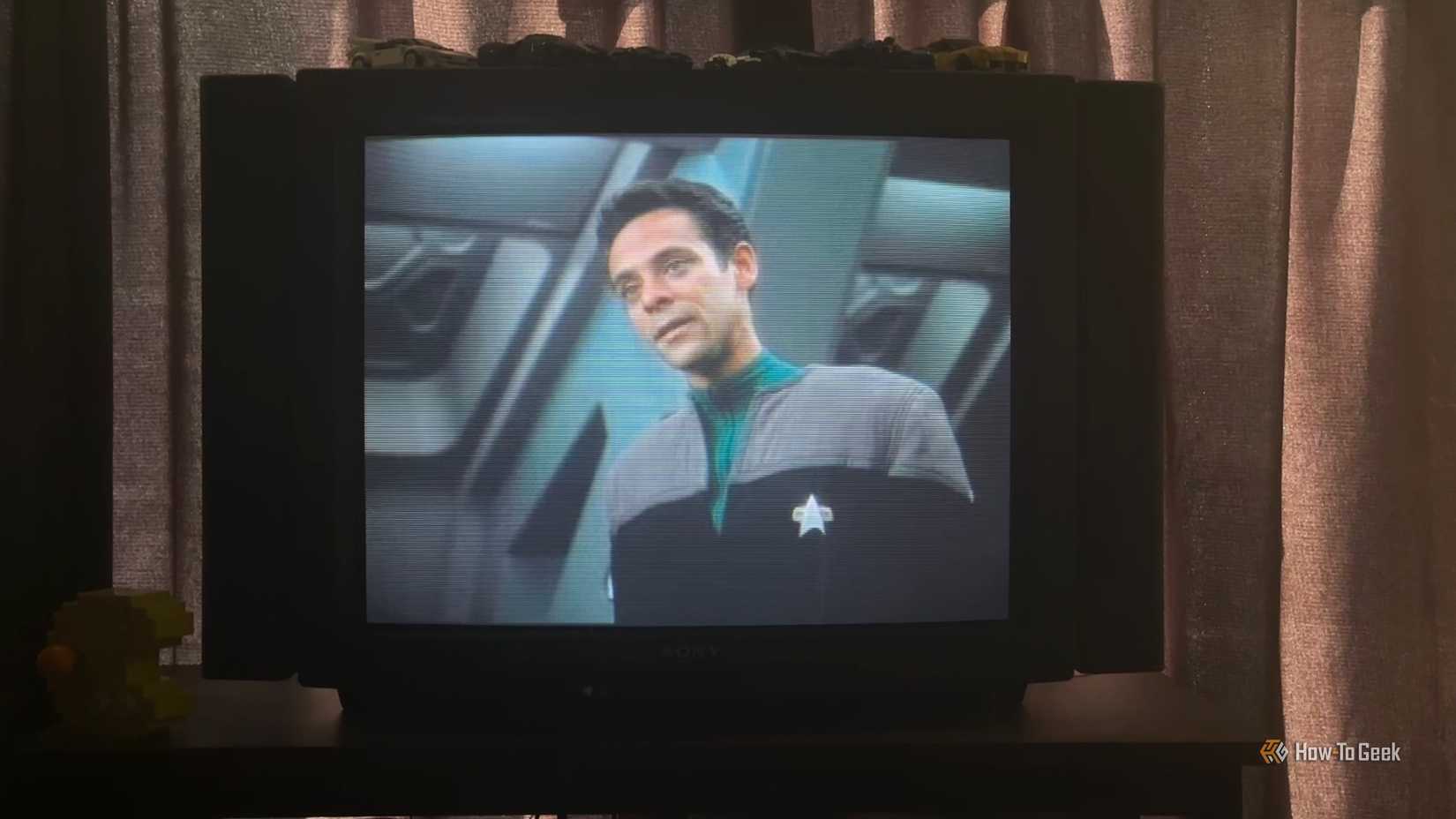 /fr/images/star-trek-deep-space-9-on-a-crt-tv.jpg
