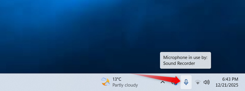 /images/02-checking-which-app-is-using-the-microphone-through-the-taskbar-on-windows.png