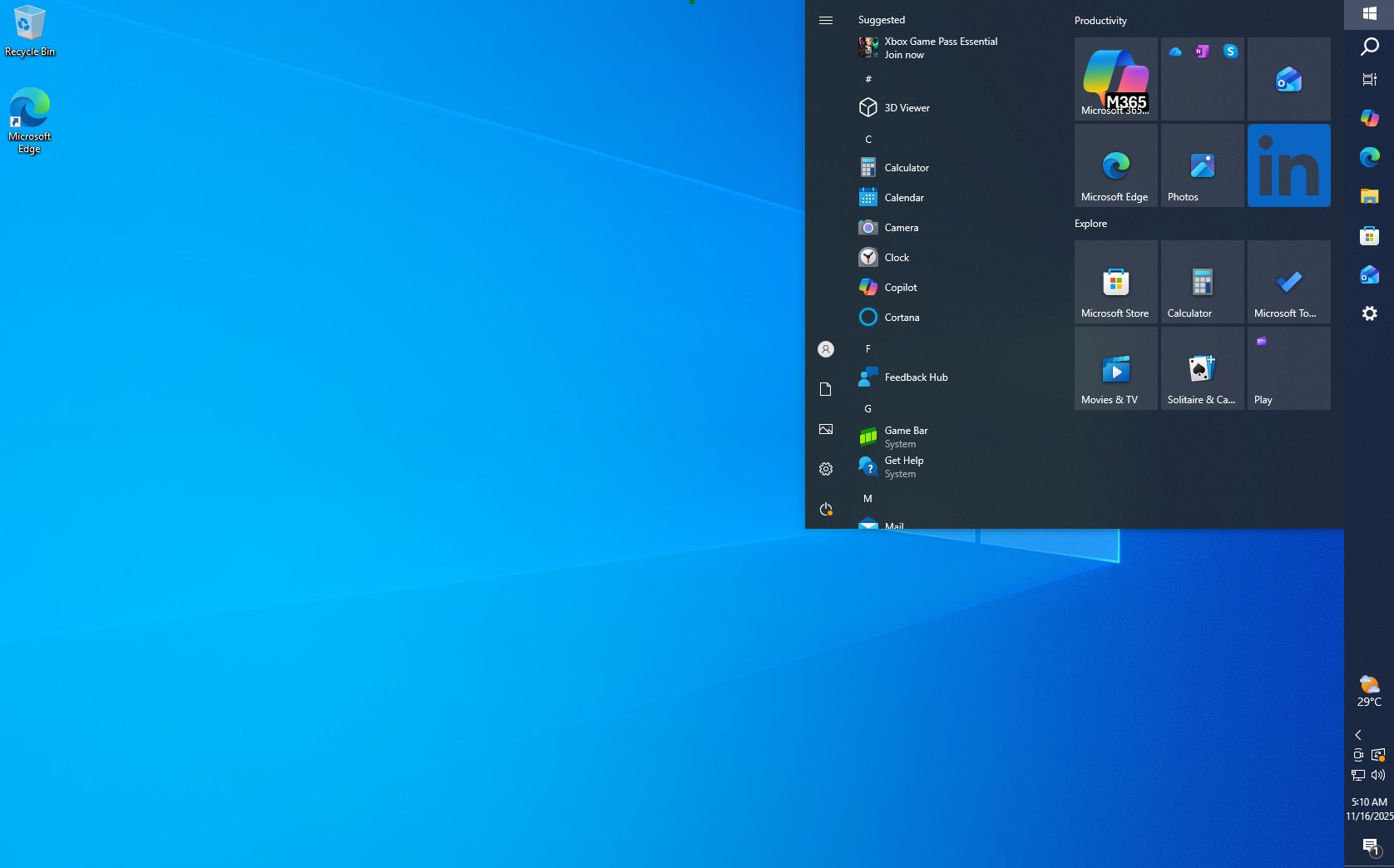/images/Windows-11-desktop-with-taskbar-on-the-right-side.jpg