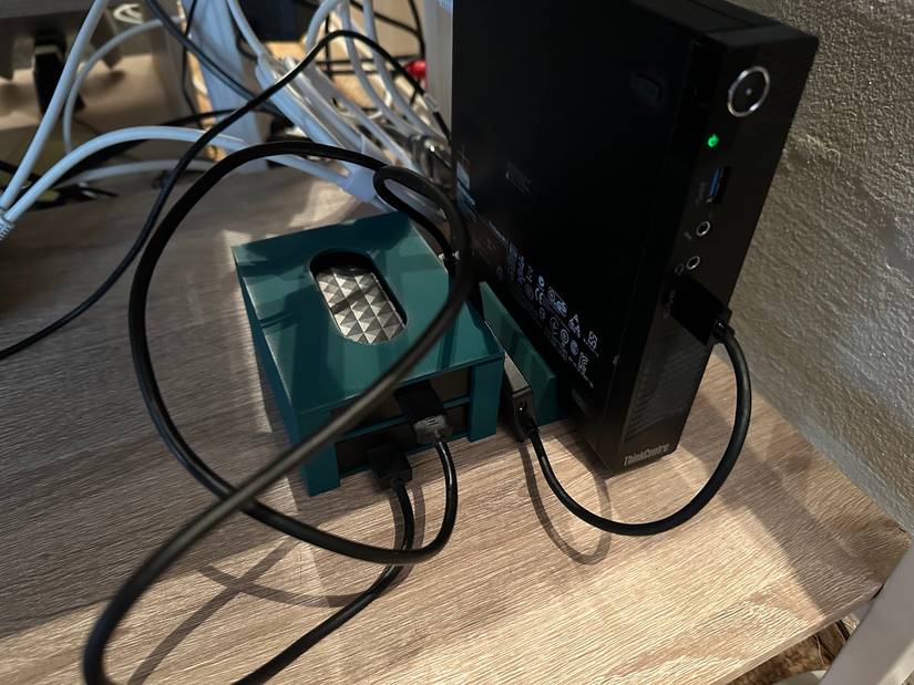 /images/a-mini-pc-plex-server-with-3d-printer-stand-and-hdd-caddy.jpg