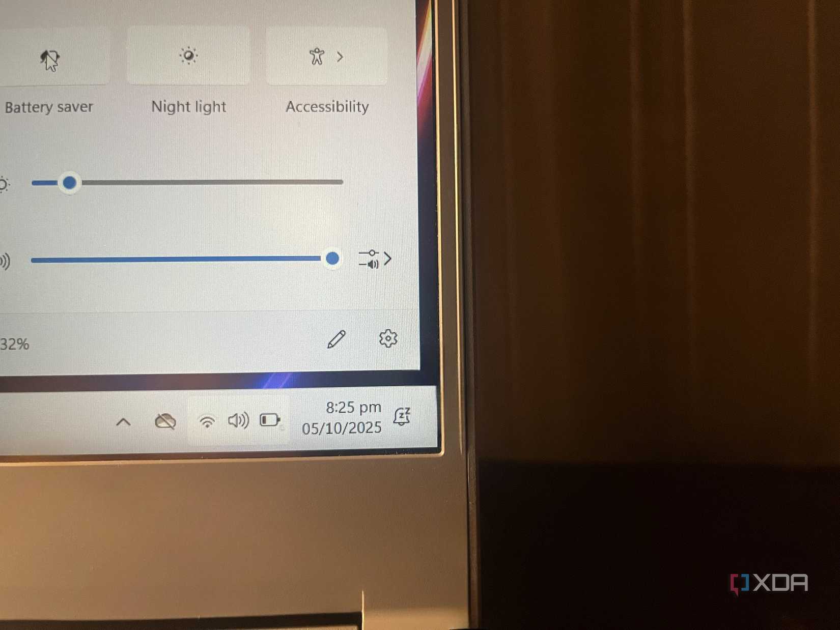 /images/battery-and-brightness-overlay-windows.jpg
