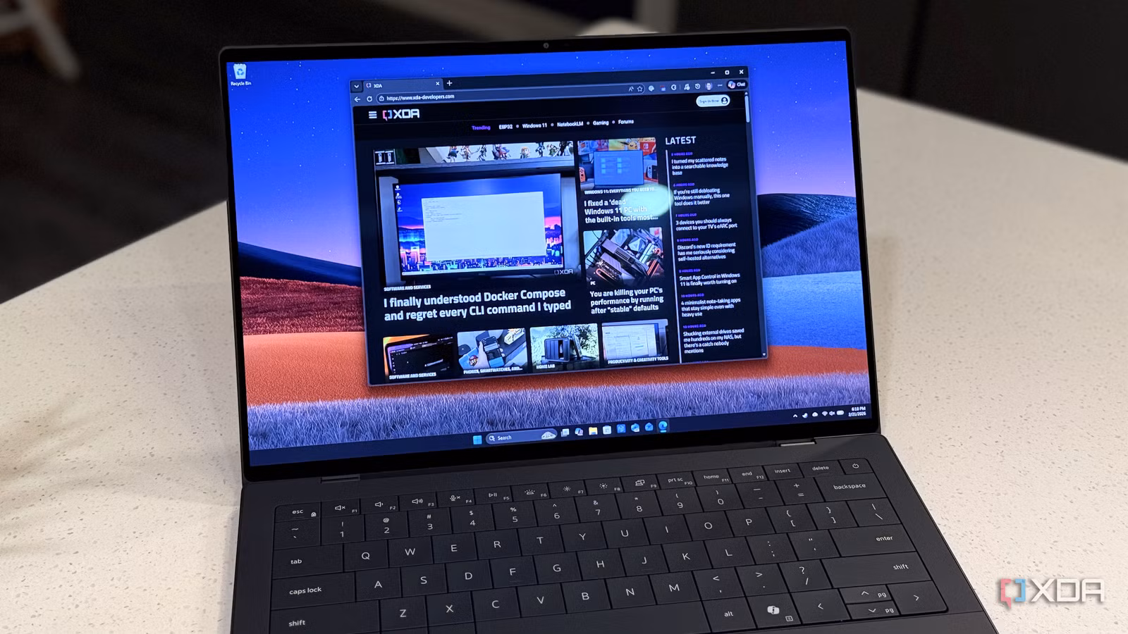/images/dell-xps-14-2026-screen-front.jpg