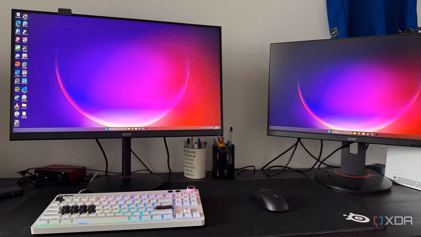 /images/dual-monitor-setup-windows.jpg