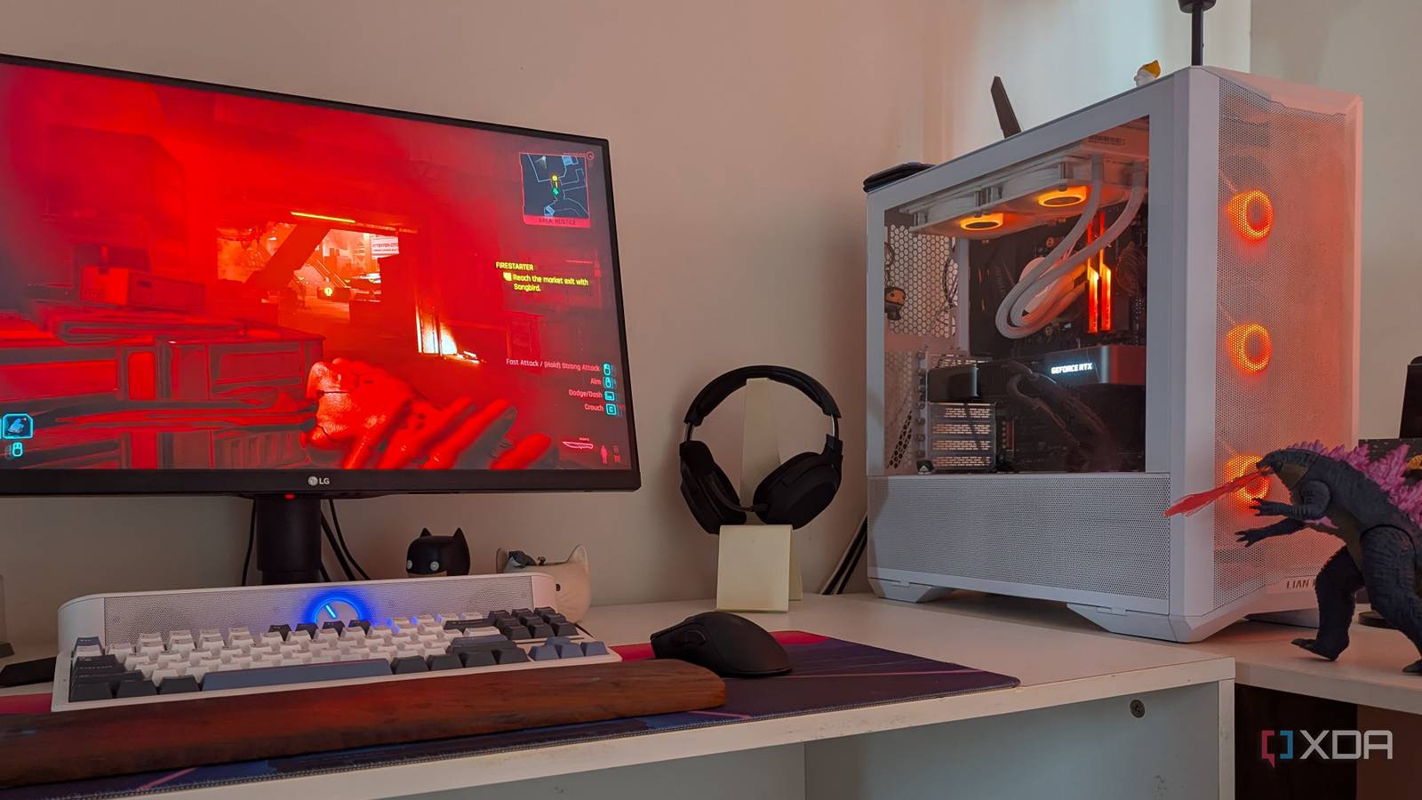 /images/gaming-pc-rgb-lighting-sync-with-game.jpg