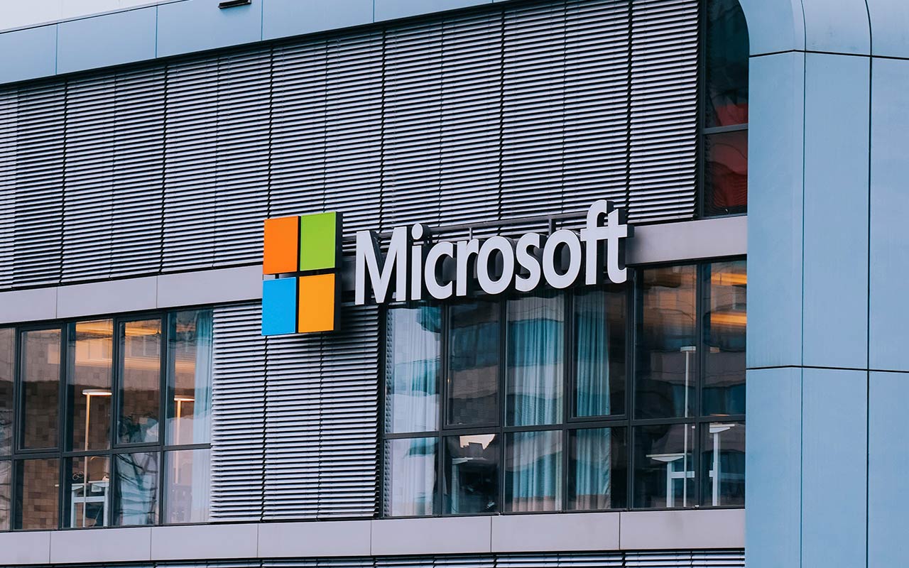 /images/microsoft-push-azure-update.jpg