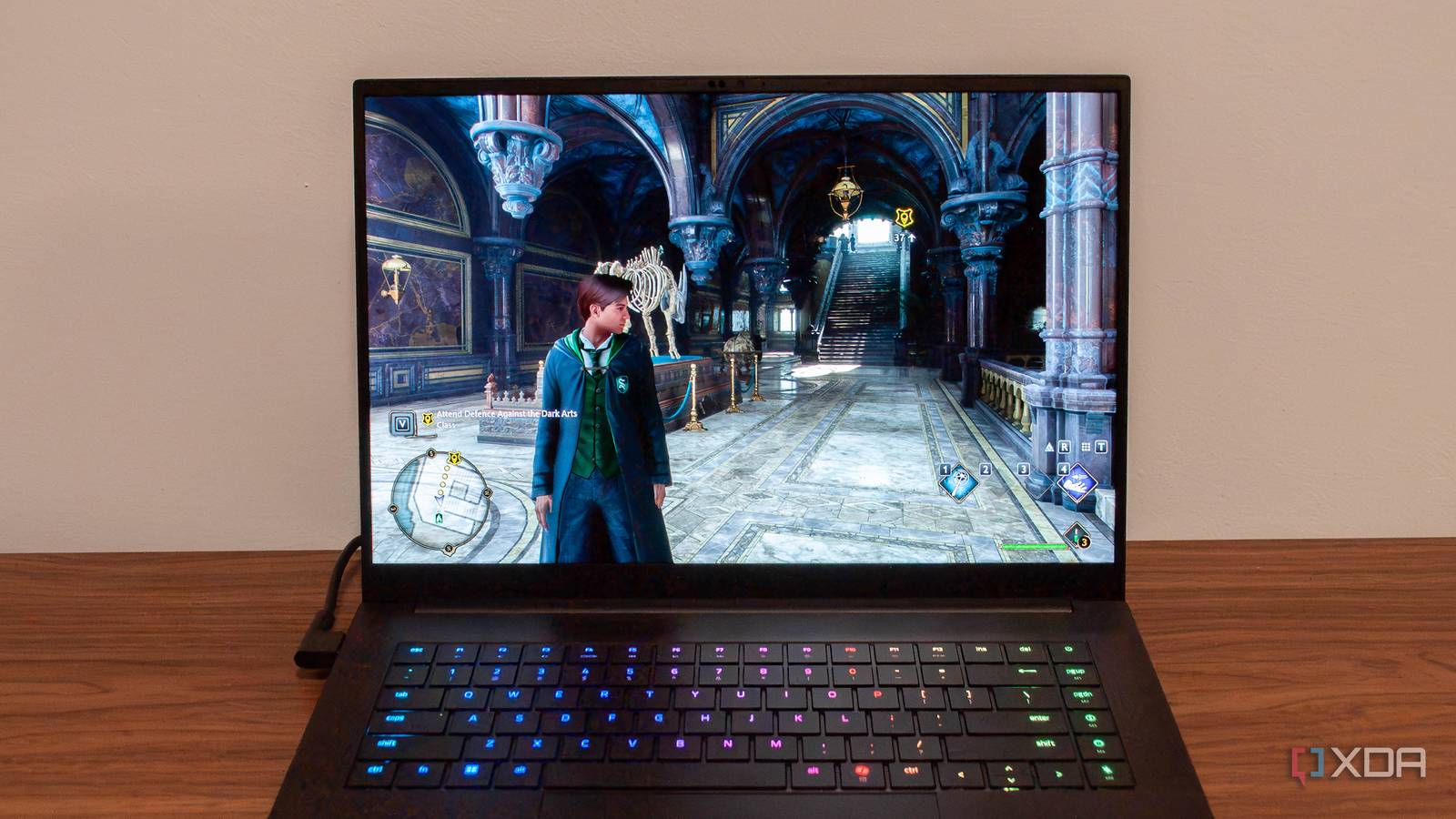 /images/razer-blade-16-2025-hogwarts-legacy.jpg