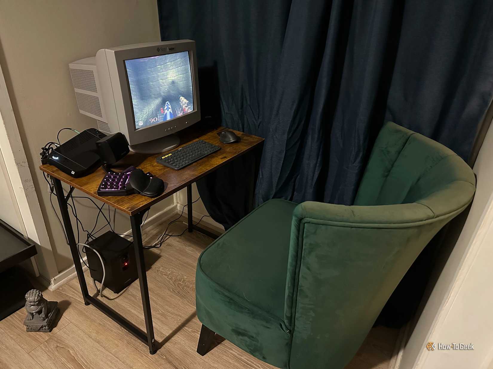 /images/retro-pc-gaming-nook.jpg