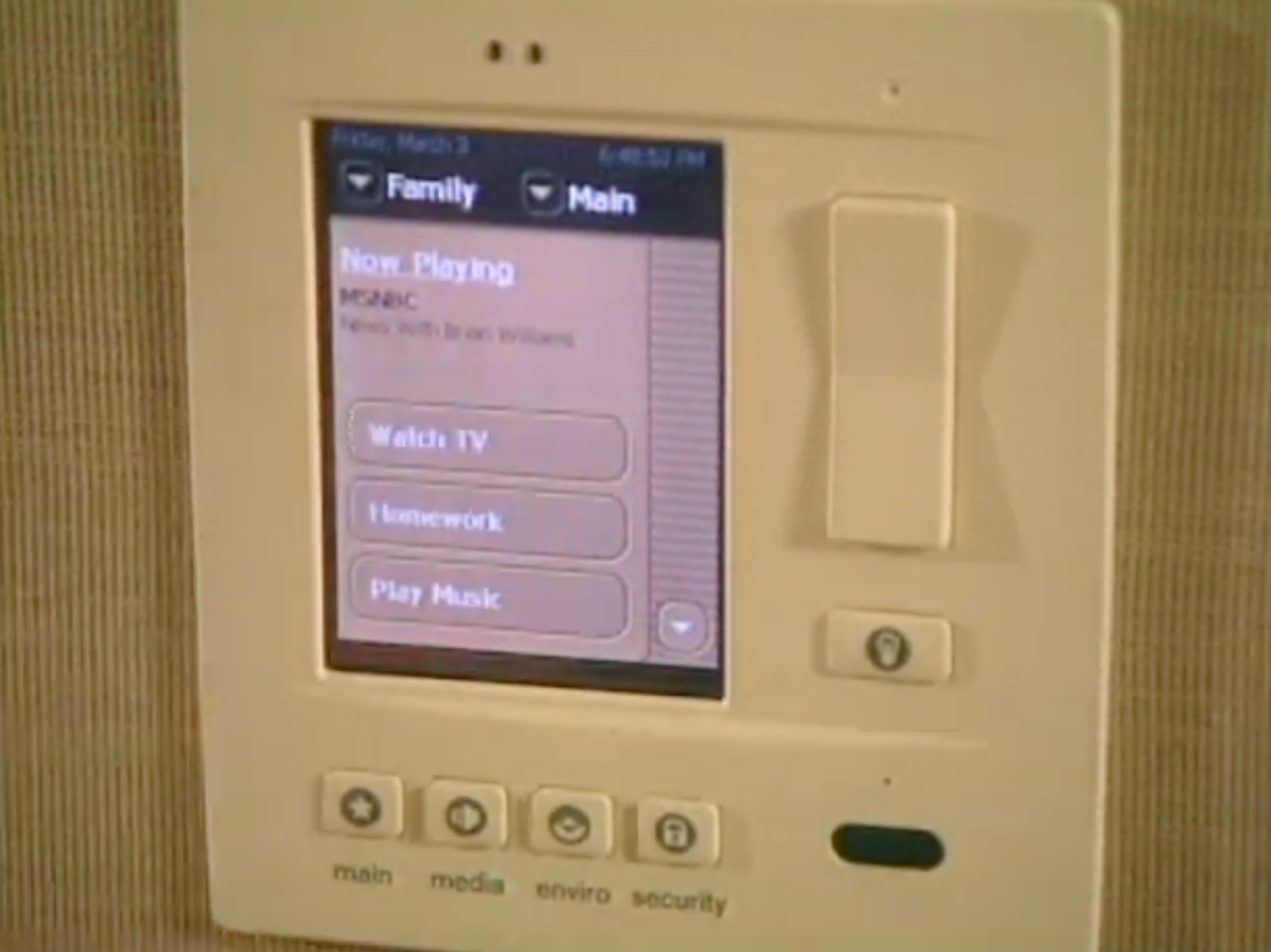 /images/smart-home-scenes-on-a-touchscreen.png