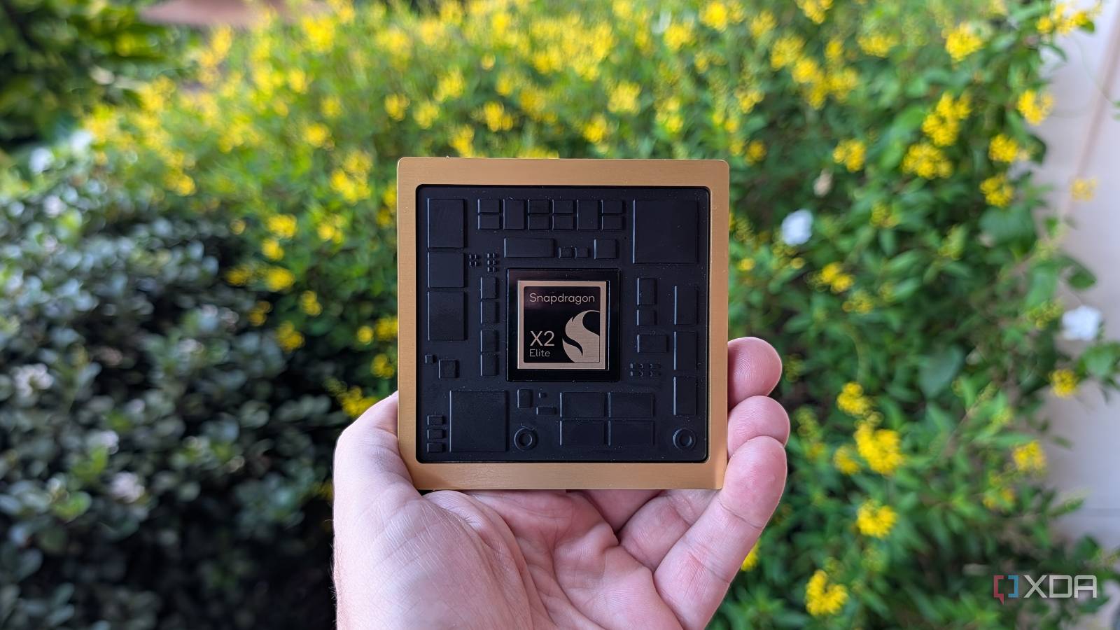 /images/snapdragon-x2-elite-24.jpg