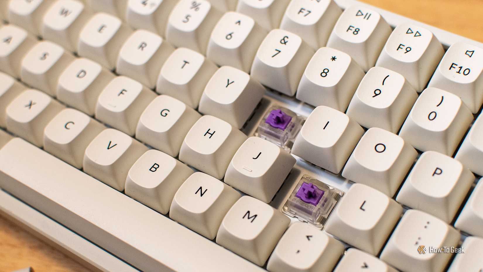 /images/the-keychron-k4-he-with-two-keycaps-removed.jpg