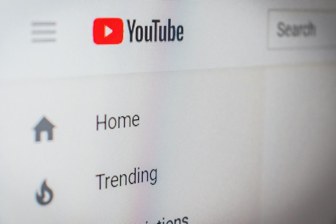/images/youtube-ai-playlists.jpg