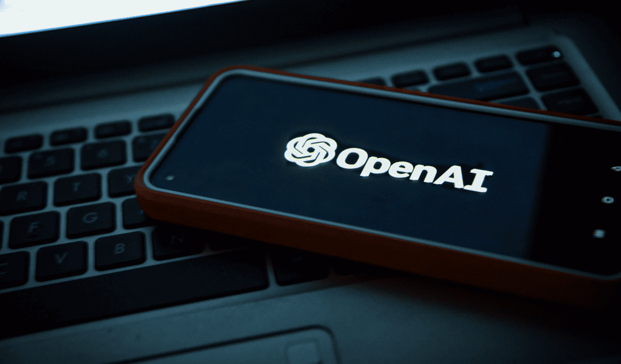 /th/images/GPPT-4o-overly-appeasing-OpenAI-rolls-back-update.png