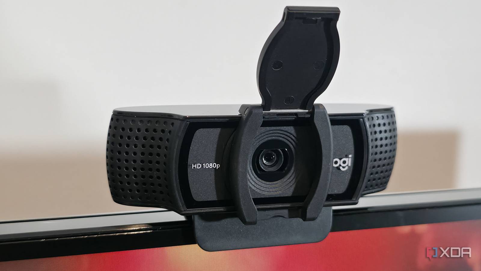 /th/images/a-webcam-with-an-open-privacy-cover-on-top-of-a-computer-display-2.jpg