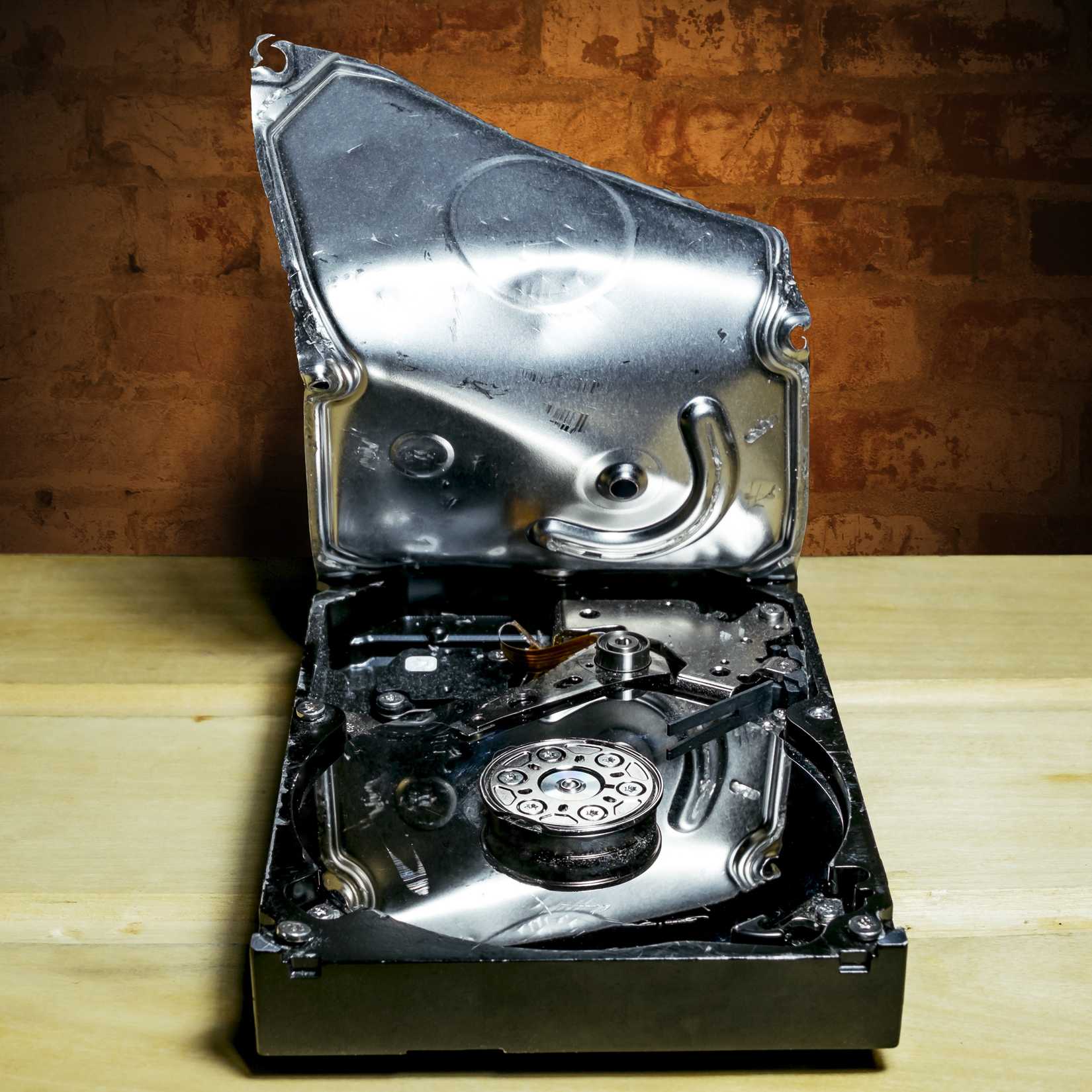 /th/images/broken-harddrive.jpg