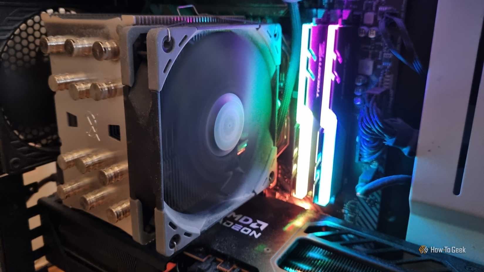 /th/images/cpu-air-cooler-inside-a-pc-case.jpg