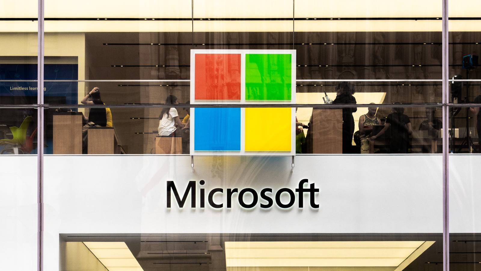 /th/images/microsoft-logo-building.jpg