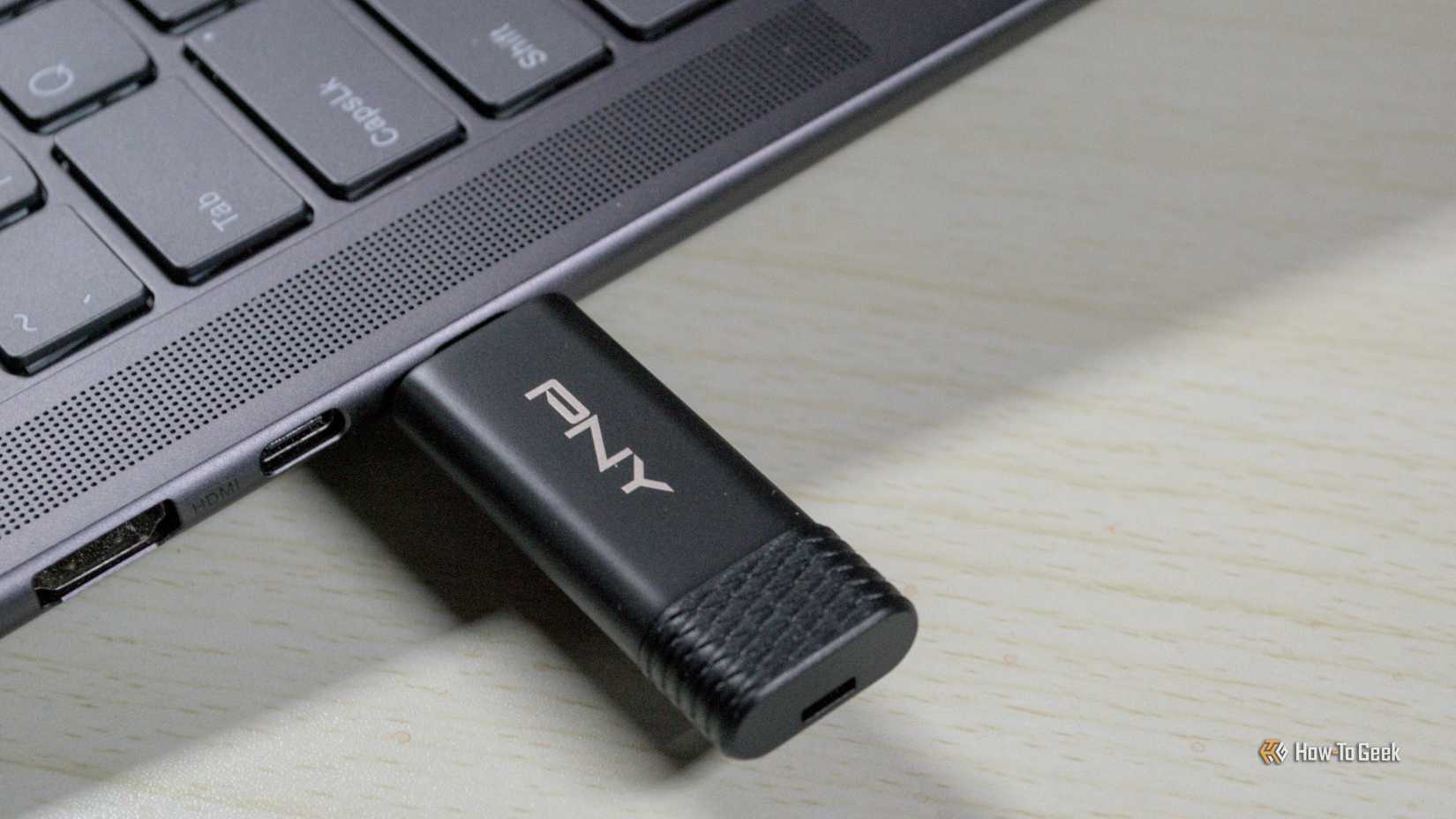 /th/images/pny-pro-elite-v3-plugged-into-the-usb-c-3-2-port-on-a-laptop.jpg